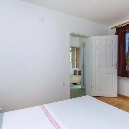 Awesome In With Wifi Apartment Klenovica